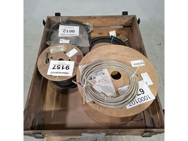 Partij diverse kabel op houten haspel - afbeelding 2 van  7