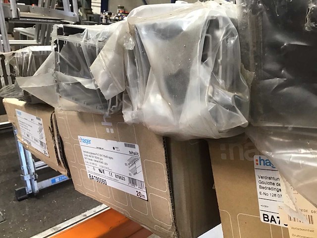 Partij diverse kabelgoten ten behoeve van schakelkasten - afbeelding 4 van  4