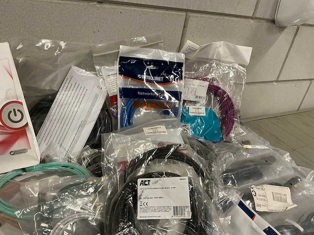 Partij diverse kabels (84x) - afbeelding 2 van  11