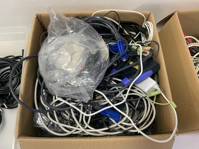 Partij diverse kabels - afbeelding 11 van  13