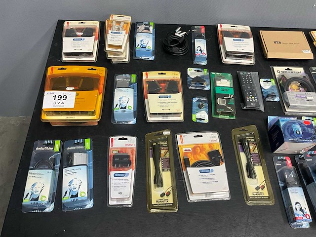 Partij diverse kabels - afbeelding 2 van  11