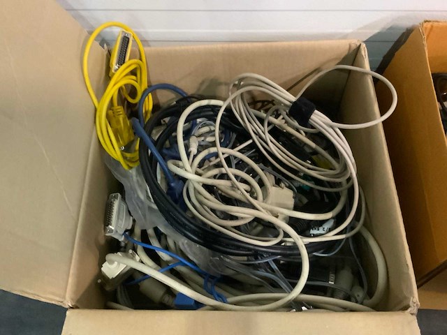 Partij diverse kabels - afbeelding 10 van  11