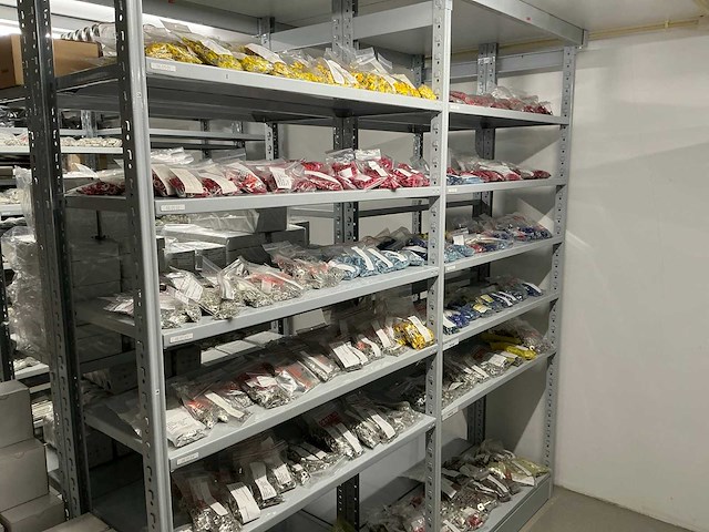 Partij diverse kabelschoenen - afbeelding 1 van  41