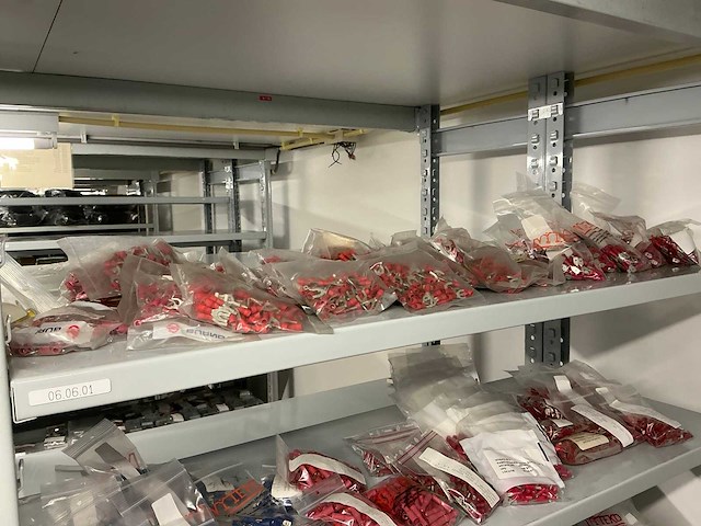 Partij diverse kabelschoenen - afbeelding 17 van  41