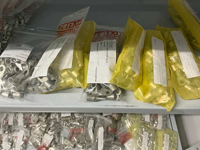 Partij diverse kabelschoenen - afbeelding 30 van  41