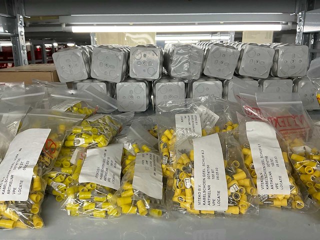 Partij diverse kabelschoenen - afbeelding 37 van  41