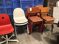 Partij diverse kantinestoelen - afbeelding 1 van  4
