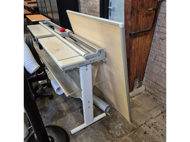 Partij diverse kantoorinventaris, o.a. coolfair, power trim - afbeelding 9 van  17