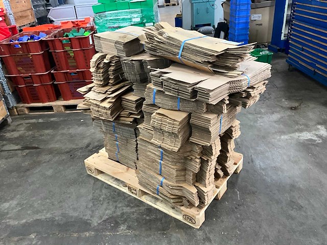 Partij diverse kartonnen dozen - afbeelding 1 van  6