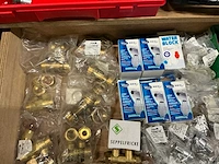 Partij diverse keerkleppen/waterkogelkranen/stopkranen/etc (234x) - afbeelding 9 van  19