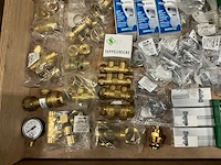 Partij diverse keerkleppen/waterkogelkranen/stopkranen/etc (234x) - afbeelding 10 van  19