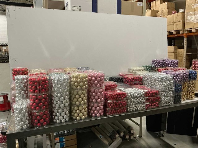 Partij diverse kerstballen (145 verpakkingen) - afbeelding 1 van  28