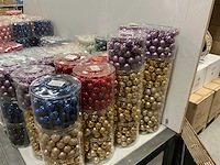 Partij diverse kerstballen (145 verpakkingen) - afbeelding 1 van  31