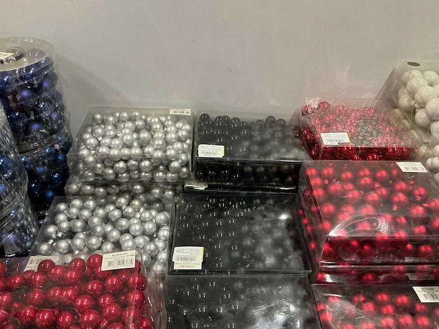 Partij diverse kerstballen (145 verpakkingen) - afbeelding 29 van  31