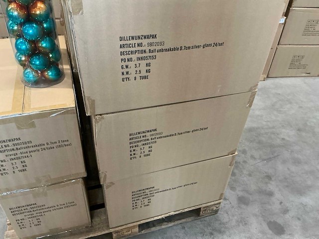 Partij diverse kerstballen unbreakable&seamless 24/tube (96 tubes) - afbeelding 6 van  7