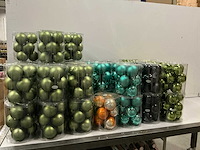 Partij diverse kerstballen unbreakable&seamless d10cm 9/tube (45 tubes) - afbeelding 1 van  9