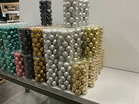 Partij diverse kerstballen unbreakable&seamless d5cm 30/tube (103 tubes) - afbeelding 2 van  11