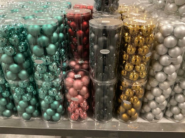 Partij diverse kerstballen unbreakable&seamless d5cm 30/tube (103 tubes) - afbeelding 9 van  11