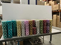 Partij diverse kerstballen unbreakable&seamless d5cm 30/tube (132 tubes) - afbeelding 1 van  11