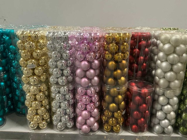 Partij diverse kerstballen unbreakable&seamless d5cm 30/tube (132 tubes) - afbeelding 9 van  11