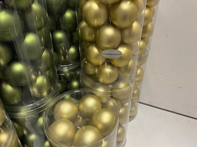 Partij diverse kerstballen unbreakable&seamless d5cm 30/tube (132 tubes) - afbeelding 19 van  19