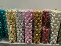 Partij diverse kerstballen unbreakable&seamless d5cm 30/tube (132 tubes) - afbeelding 2 van  6