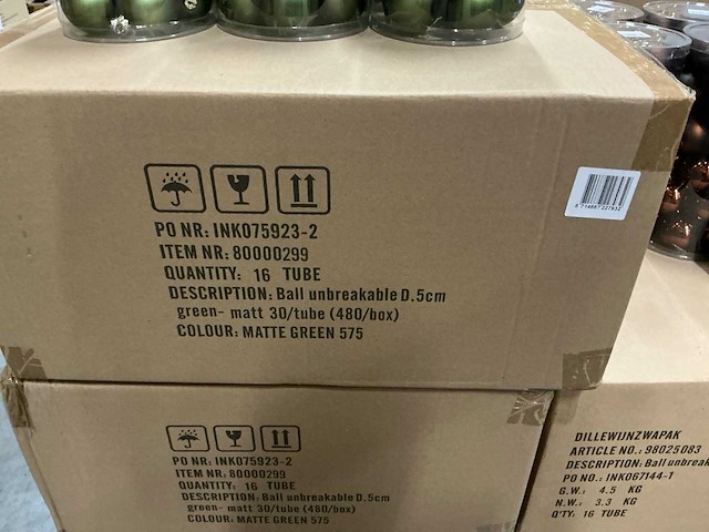 Partij diverse kerstballen unbreakable&seamless d5cm 30/tube (195 tubes) - afbeelding 6 van  9