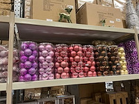 Partij diverse kerstballen unbreakable&seamless d7cm 24/tube (25 tubes) - afbeelding 1 van  10