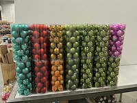Partij diverse kerstballen unbreakable&seamless d7cm 24/tube (56 tubes) - afbeelding 1 van  5