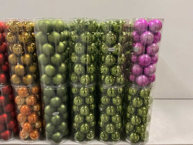 Partij diverse kerstballen unbreakable&seamless d7cm 24/tube (56 tubes) - afbeelding 2 van  5