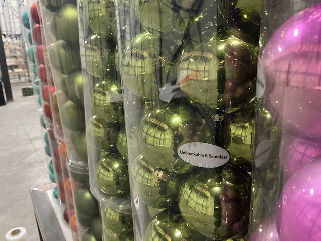 Partij diverse kerstballen unbreakable&seamless d7cm 24/tube (56 tubes) - afbeelding 9 van  13