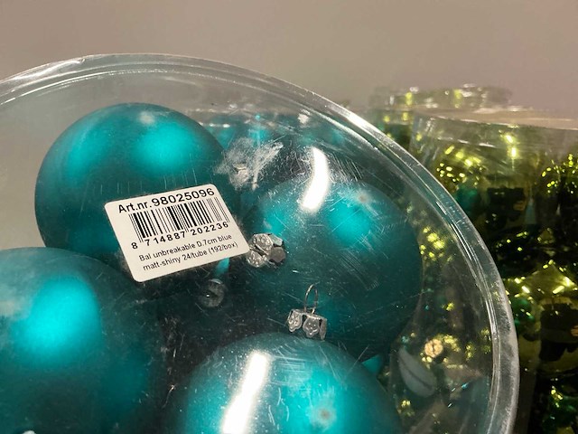 Partij diverse kerstballen unbreakable/seamless d7cm 24/tube (70 tubes) - afbeelding 14 van  15