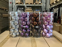 Partij diverse kerstballen unbreakable&seamless d7cm 24/tube (79 tubes) - afbeelding 1 van  10