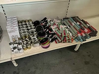 Partij diverse keuken benodigdheden (153x)