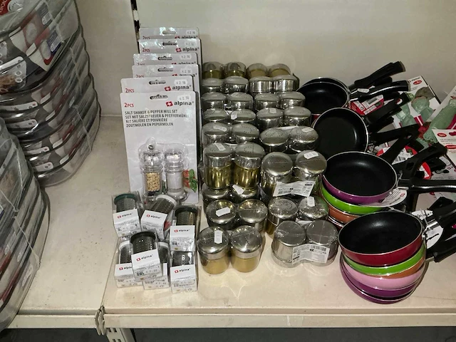 Partij diverse keuken benodigdheden (153x) - afbeelding 2 van  4