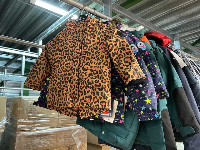 Partij diverse kinderjassen o.a cars/icepeak/etc (96x) - afbeelding 5 van  28