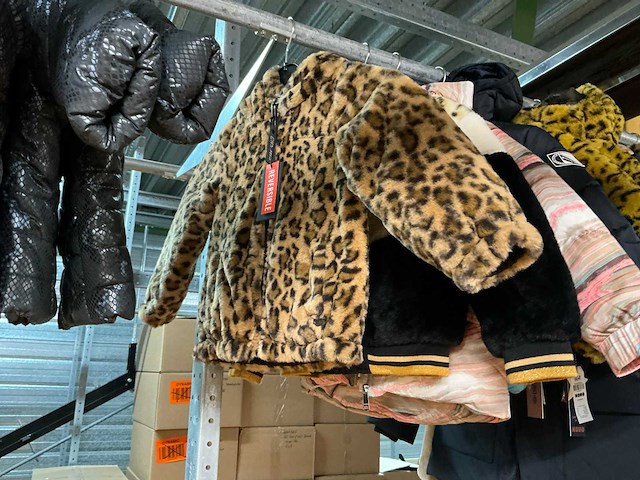 Partij diverse kinderjassen o.a cars/icepeak/etc (96x) - afbeelding 10 van  28