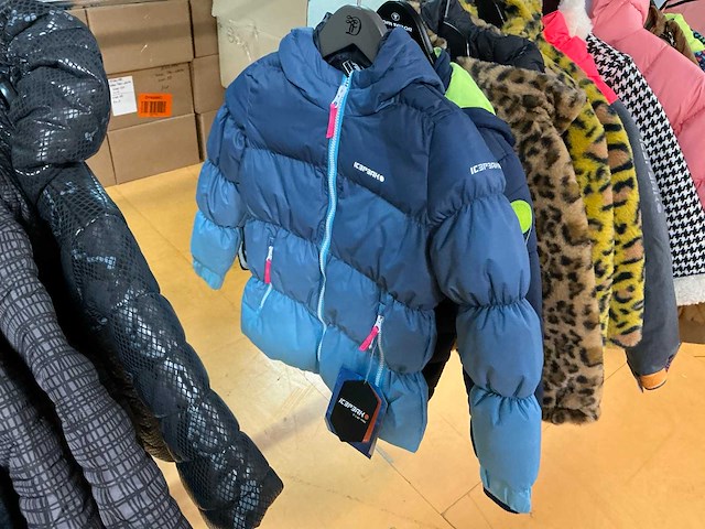 Partij diverse kinderjassen o.a cars/icepeak/etc (96x) - afbeelding 13 van  28