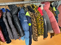 Partij diverse kinderjassen o.a cars/icepeak/etc (96x) - afbeelding 26 van  28