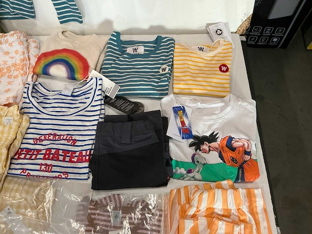Partij diverse kinderkleding o.a kappa/makia/nameit/minirodini etc (65x) - afbeelding 16 van  18