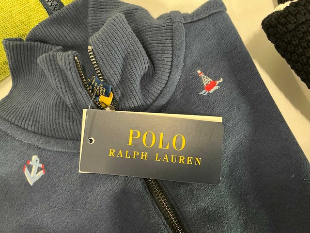 Partij diverse kinderkleding o.a tommyhilfiger/abercrombie/bruunsbazaar/patagonia etc (35x) - afbeelding 3 van  14