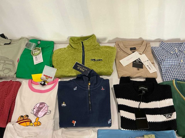 Partij diverse kinderkleding o.a tommyhilfiger/abercrombie/bruunsbazaar/patagonia etc (35x) - afbeelding 10 van  14
