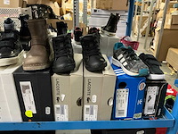 Partij diverse kinderschoenen o.a hip/converse/nike/puma/etc (250x) - afbeelding 2 van  41