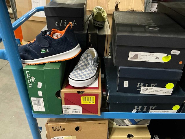 Partij diverse kinderschoenen o.a hip/converse/nike/puma/etc (250x) - afbeelding 5 van  41