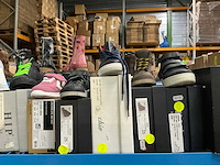 Partij diverse kinderschoenen o.a hip/converse/nike/puma/etc (250x) - afbeelding 14 van  41