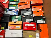 Partij diverse kinderschoenen o.a hip/converse/nike/puma/etc (250x) - afbeelding 26 van  41