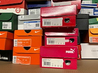 Partij diverse kinderschoenen o.a hip/converse/nike/puma/etc (250x) - afbeelding 28 van  41