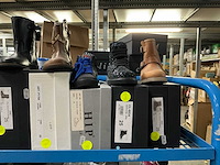 Partij diverse kinderschoenen o.a hip/converse/nike/puma/etc (250x) - afbeelding 41 van  41