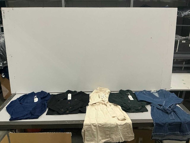 Partij diverse kings of indigo bovenkleding (100x) - afbeelding 1 van  23