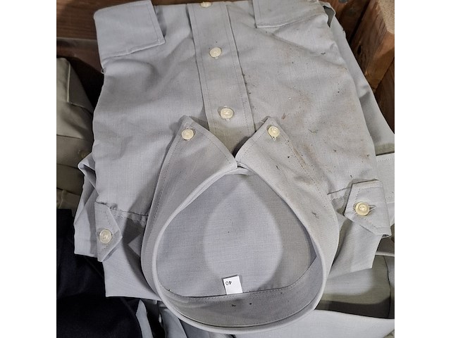 Partij diverse kleding en polo's - afbeelding 3 van  13